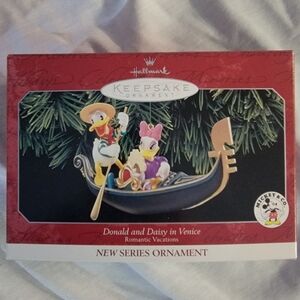 Hallmark Keepsake Ornament - Donald and Daisy in Venice